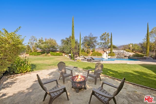 886 Hemlock Ridge Court, Simi Valley, CA 93065