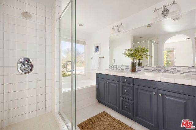 886 Hemlock Ridge Court, Simi Valley, CA 93065