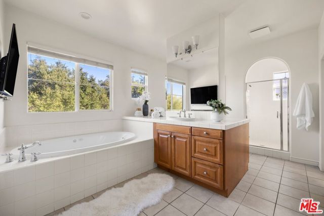 886 Hemlock Ridge Court, Simi Valley, CA 93065