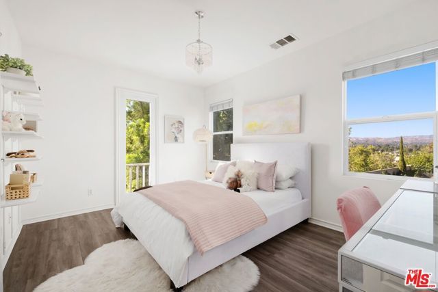 886 Hemlock Ridge Court, Simi Valley, CA 93065
