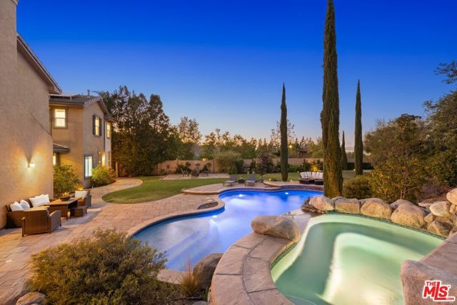 886 Hemlock Ridge Court, Simi Valley, CA 93065