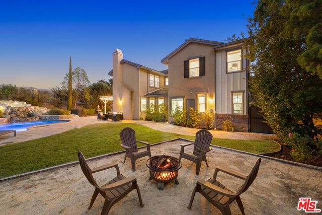 886 Hemlock Ridge Court, Simi Valley, CA 93065