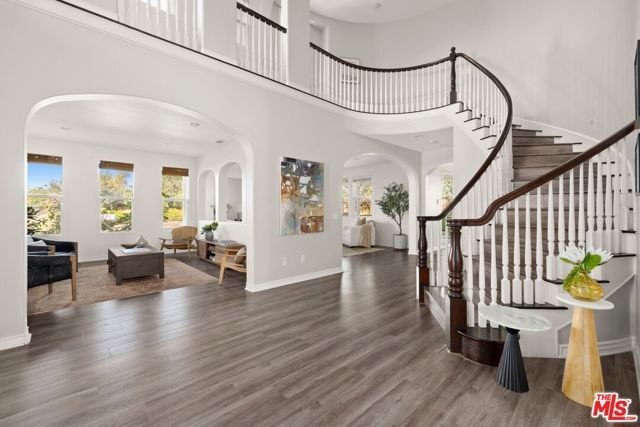 886 Hemlock Ridge Court, Simi Valley, CA 93065