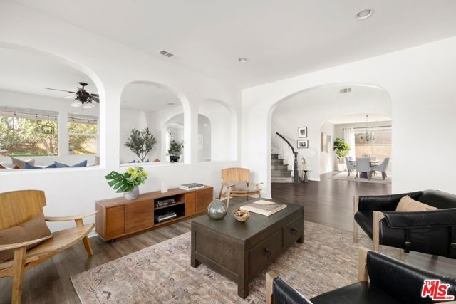 886 Hemlock Ridge Court, Simi Valley, CA 93065