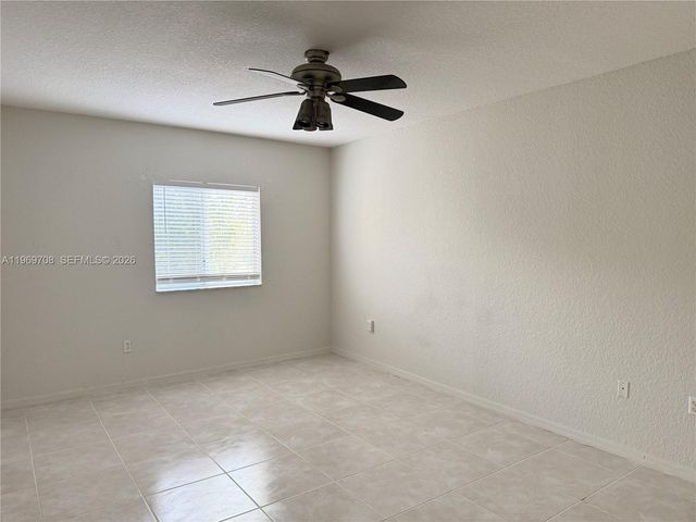 1958 SE 24th Ter, Homestead, FL 33035