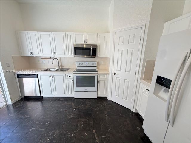 1958 SE 24th Ter, Homestead, FL 33035