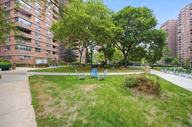 575 Grand Street E1505, New York City, NY 10002
