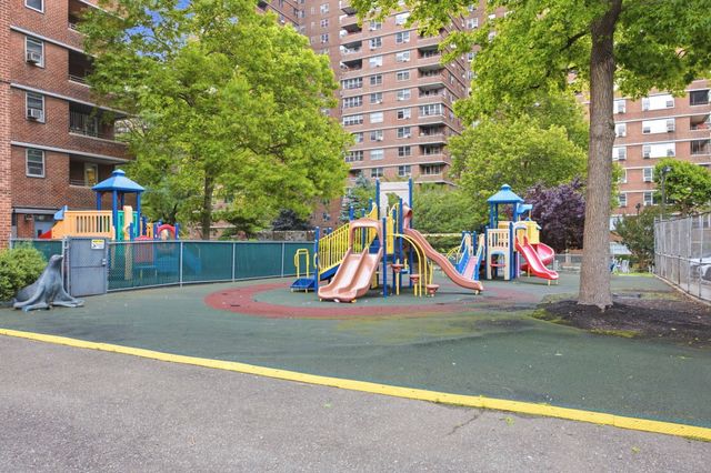 575 Grand Street E1505, New York City, NY 10002