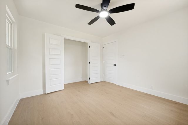318 Parkwood Place, Lewisville, TX 75067