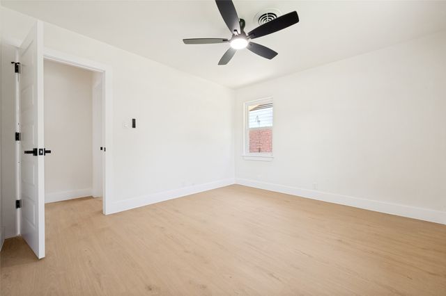 318 Parkwood Place, Lewisville, TX 75067