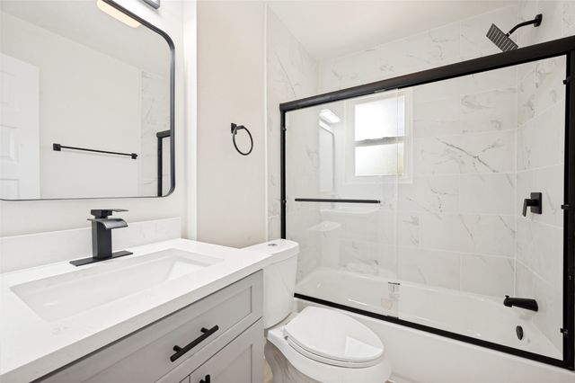 318 Parkwood Place, Lewisville, TX 75067
