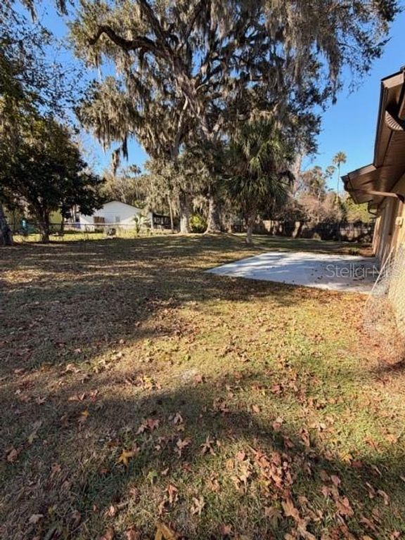 Image 11 of property listing at 1025 CALLE GRANDE STREET, Ormond Beach, FL 32174