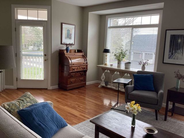 73 Park Road, South Burlington, VT 05403
