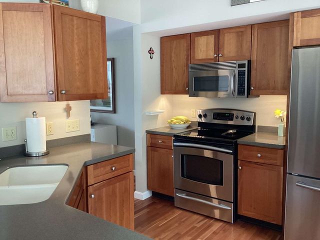 73 Park Road, South Burlington, VT 05403