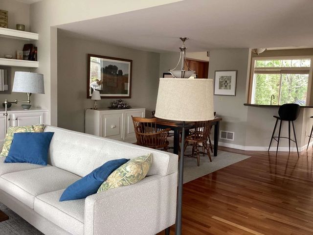 73 Park Road, South Burlington, VT 05403