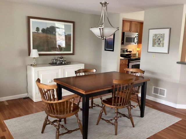 73 Park Road, South Burlington, VT 05403