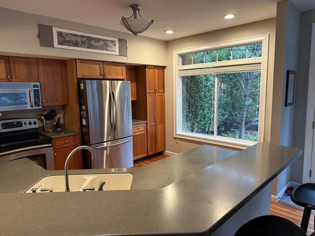 73 Park Road, South Burlington, VT 05403