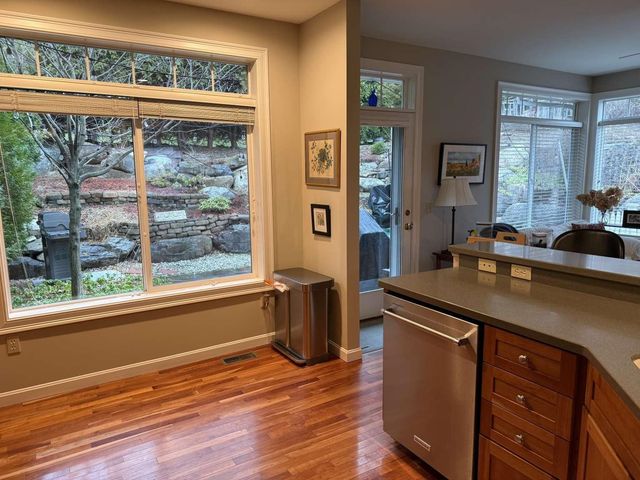 73 Park Road, South Burlington, VT 05403