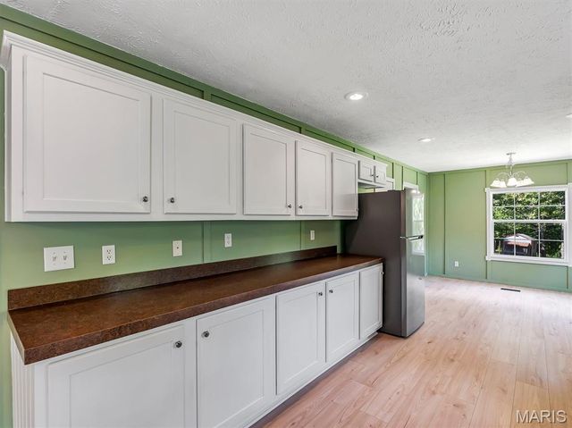 321 Breezy Ridge Lane, Bourbon, MO 65441