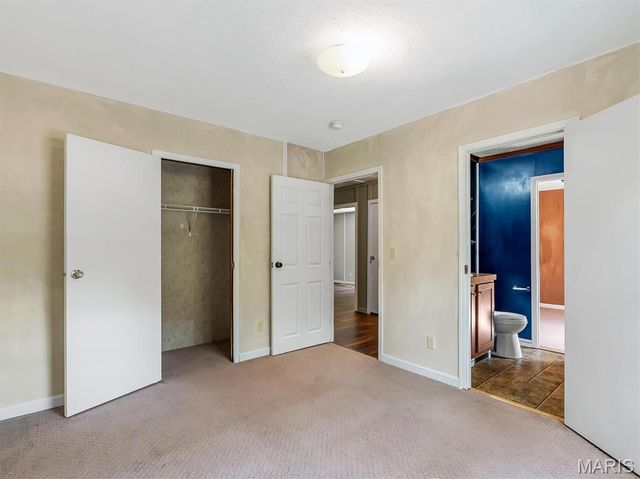 321 Breezy Ridge Lane, Bourbon, MO 65441