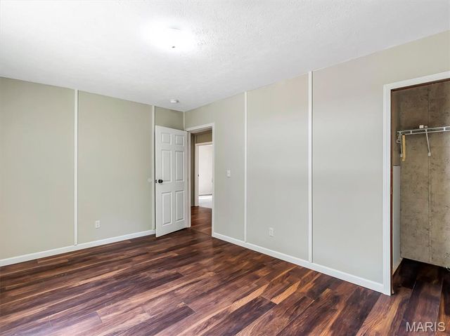 321 Breezy Ridge Lane, Bourbon, MO 65441