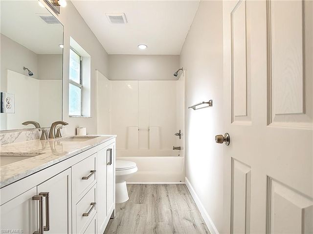 4906 Majorca Palms DR, Fort Myers, FL 33905