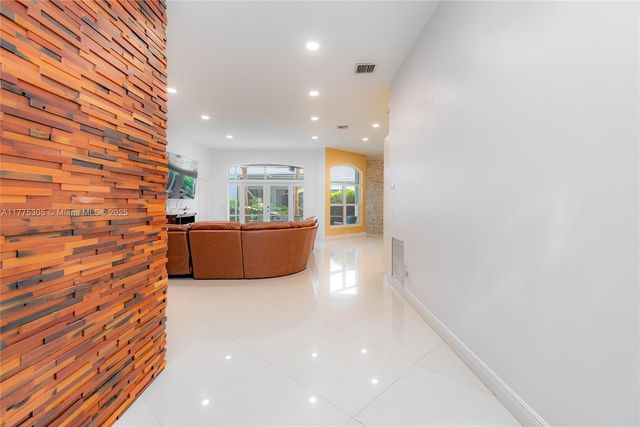 23274 Alora Dr, Boca Raton, FL 33433