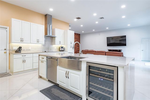 23274 Alora Dr, Boca Raton, FL 33433