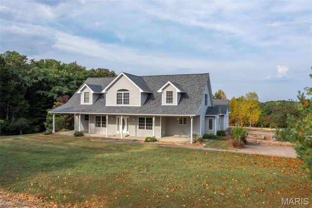 208 S Greenway Drive, Holts Summit, MO 65043