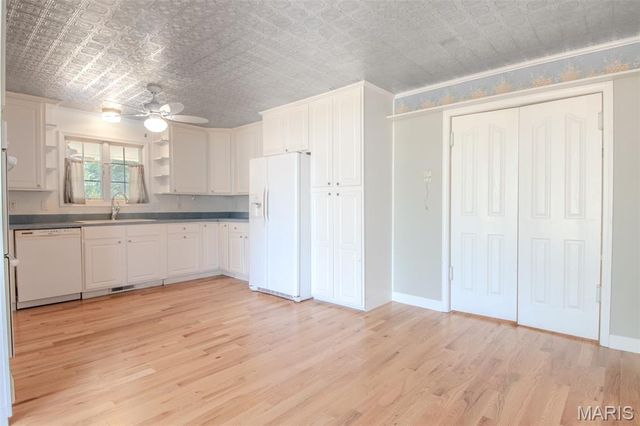 208 S Greenway Drive, Holts Summit, MO 65043