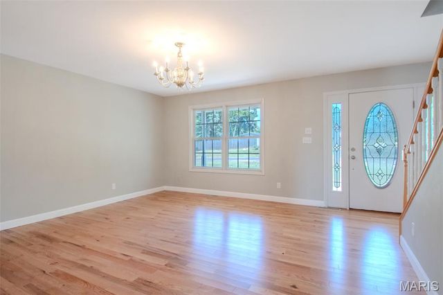 208 S Greenway Drive, Holts Summit, MO 65043