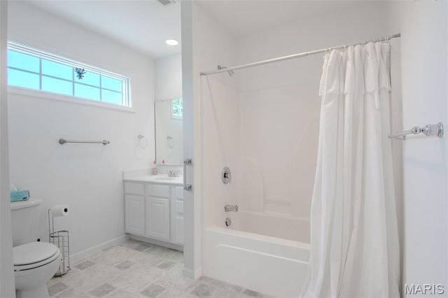 208 S Greenway Drive, Holts Summit, MO 65043