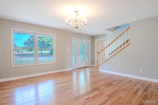 208 S Greenway Drive, Holts Summit, MO 65043