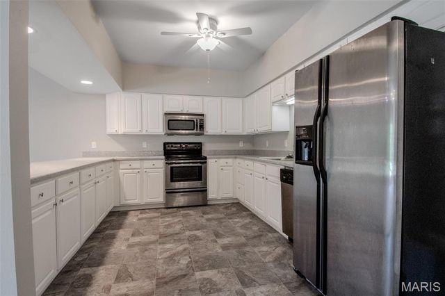 208 S Greenway Drive, Holts Summit, MO 65043