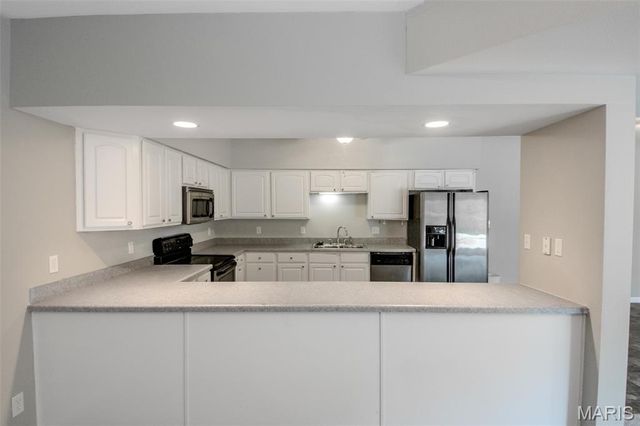 208 S Greenway Drive, Holts Summit, MO 65043