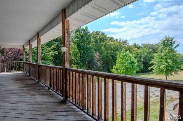 208 S Greenway Drive, Holts Summit, MO 65043