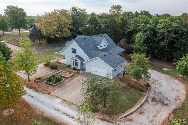 208 S Greenway Drive, Holts Summit, MO 65043