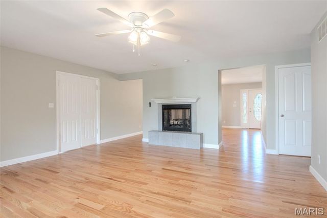 208 S Greenway Drive, Holts Summit, MO 65043