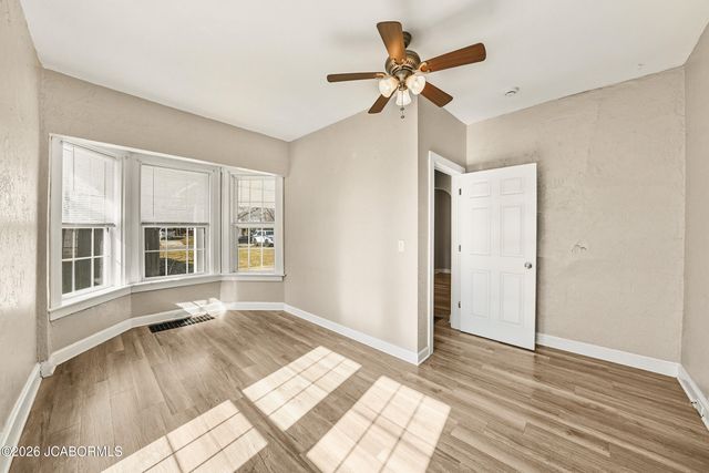 120 BOONVILLE ROAD, Jefferson City, MO 65109