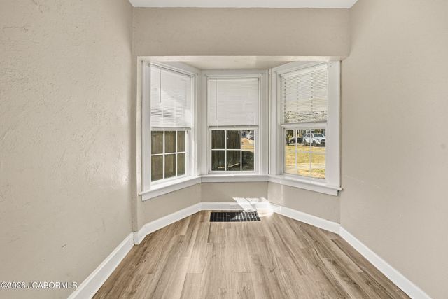 120 BOONVILLE ROAD, Jefferson City, MO 65109