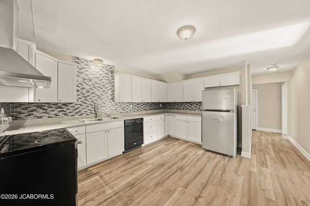 120 BOONVILLE ROAD, Jefferson City, MO 65109