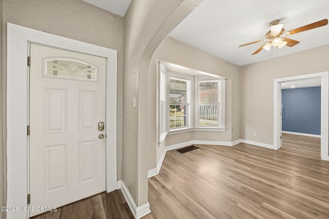 120 BOONVILLE ROAD, Jefferson City, MO 65109