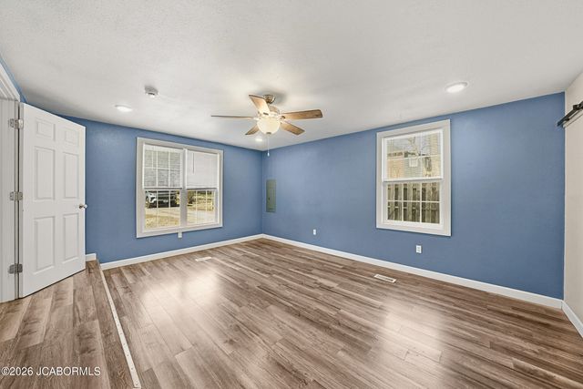 120 BOONVILLE ROAD, Jefferson City, MO 65109