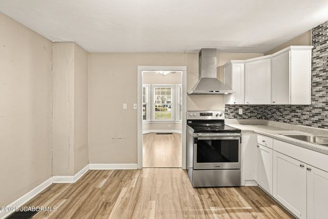 120 BOONVILLE ROAD, Jefferson City, MO 65109