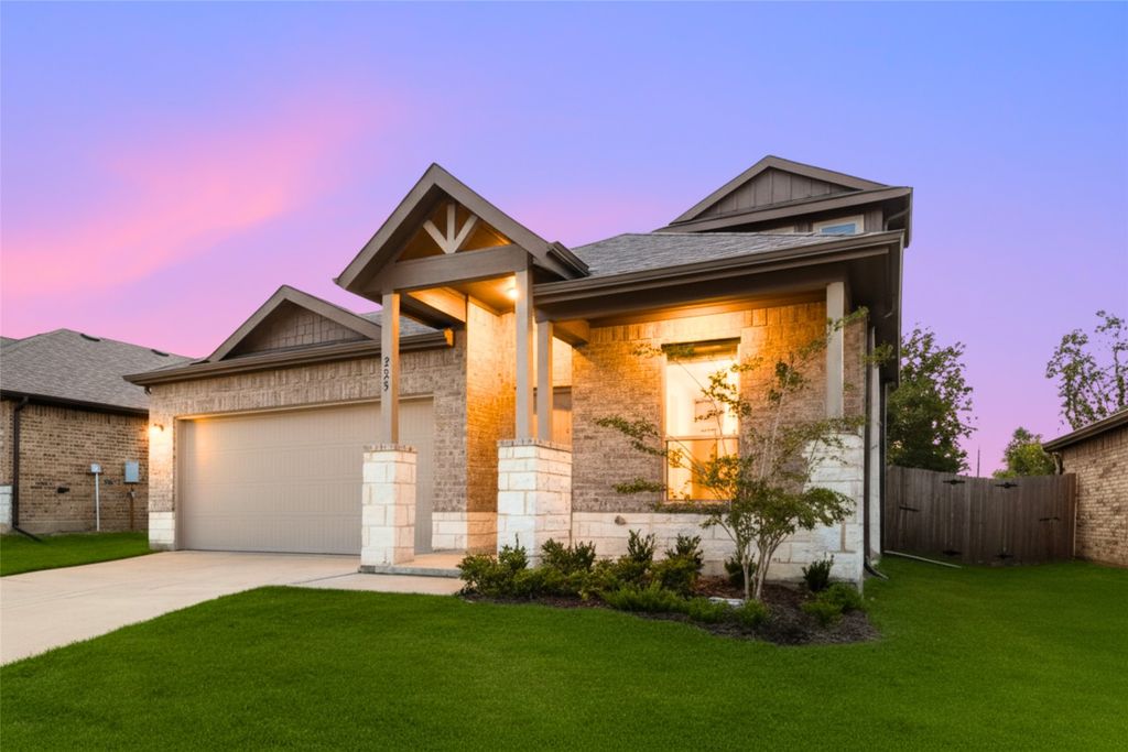 114 Brookline Drive, Terrell, TX 75160