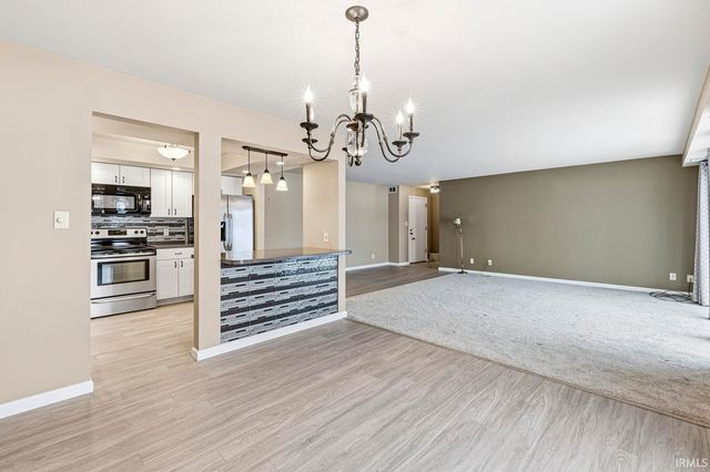 1077 Greenleaf Blvd Apt 216, Elkhart, IN 46514