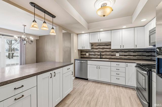 1077 Greenleaf Blvd Apt 216, Elkhart, IN 46514