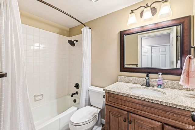 1077 Greenleaf Blvd Apt 216, Elkhart, IN 46514