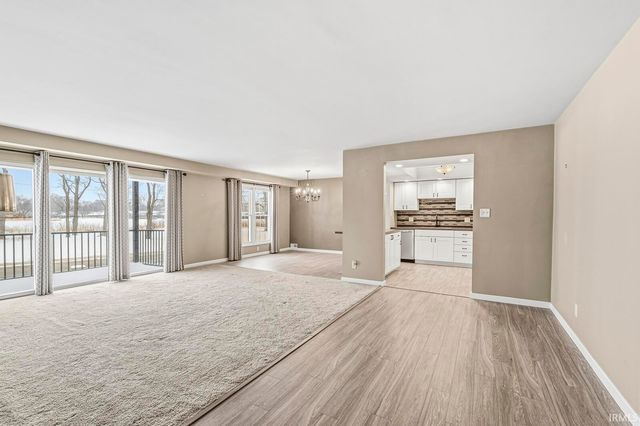 1077 Greenleaf Blvd Apt 216, Elkhart, IN 46514