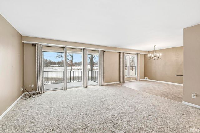 1077 Greenleaf Blvd Apt 216, Elkhart, IN 46514